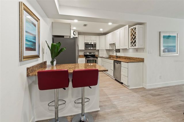 1055 W PEPPERTREE DRIVE 102AA, Sarasota, FL 34242