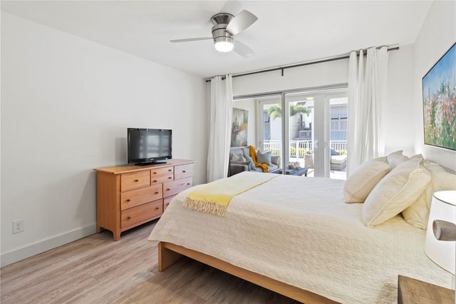 1055 W PEPPERTREE DRIVE 102AA, Sarasota, FL 34242