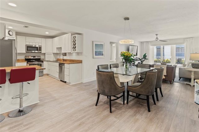 1055 W PEPPERTREE DRIVE 102AA, Sarasota, FL 34242