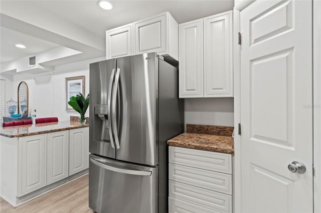 1055 W PEPPERTREE DRIVE 102AA, Sarasota, FL 34242