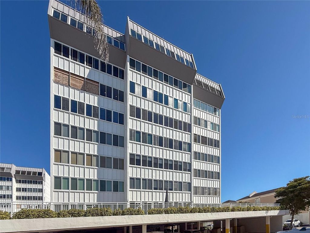 1055 W PEPPERTREE DRIVE 102AA, Sarasota, FL 34242