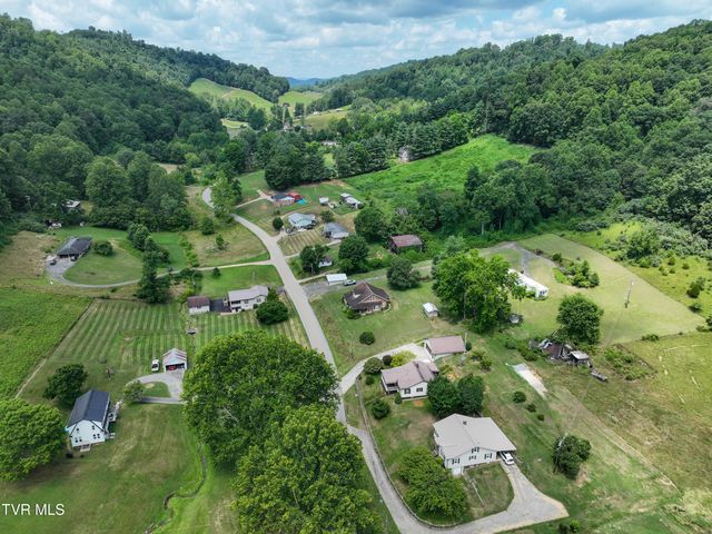 1280 Manville Road, Gate City, VA 24251