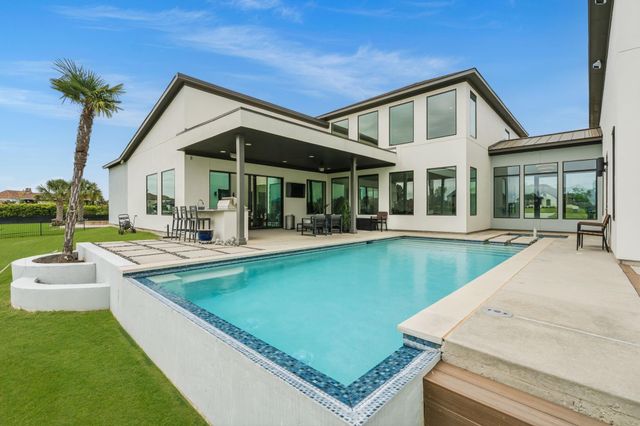 11600 Grand Pine Drive, Montgomery, TX 77356