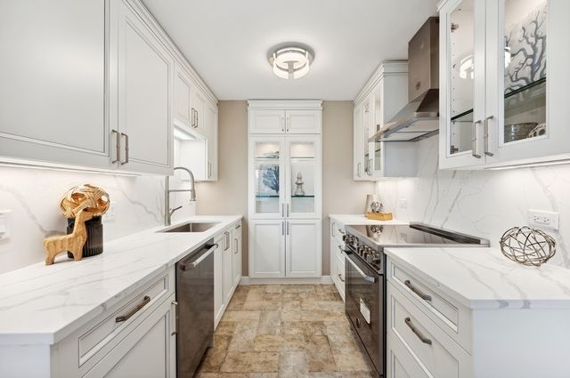 6007 N Sheridan Road 7J, Chicago, IL 60660