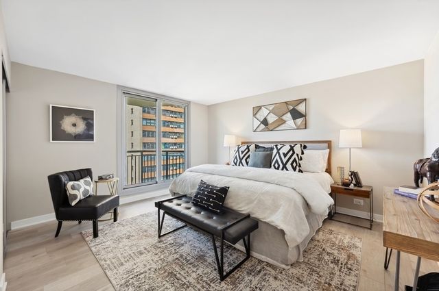 6007 N Sheridan Road 7J, Chicago, IL 60660