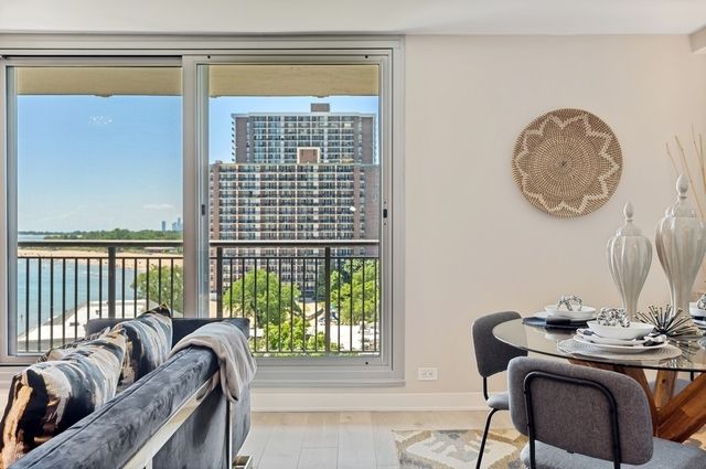 6007 N Sheridan Road 7J, Chicago, IL 60660