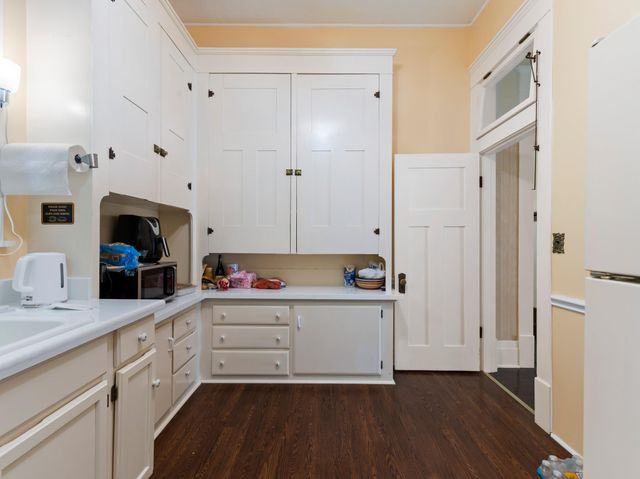 1500 6th St, Bay City, TX 77414