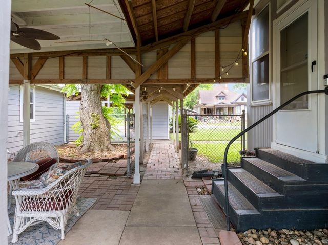 1500 6th St, Bay City, TX 77414