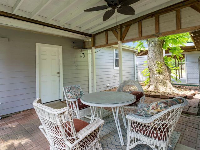1500 6th St, Bay City, TX 77414