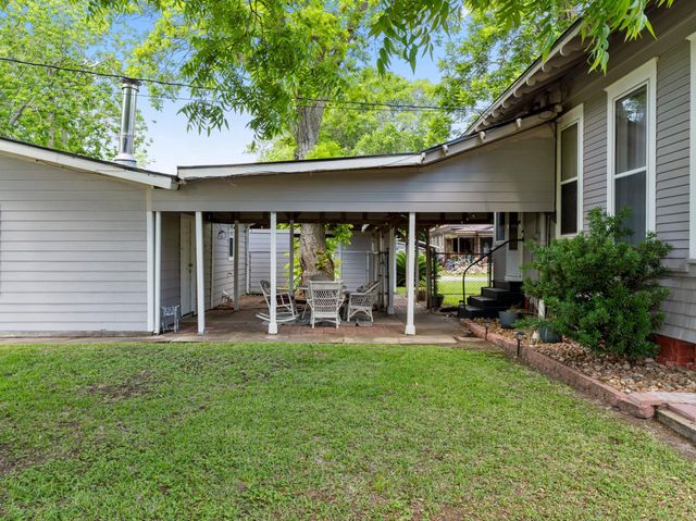 1500 6th St, Bay City, TX 77414