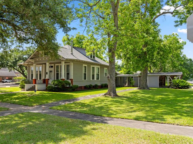 1500 6th St, Bay City, TX 77414
