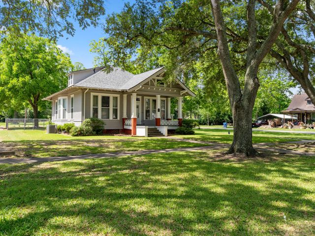 1500 6th St, Bay City, TX 77414