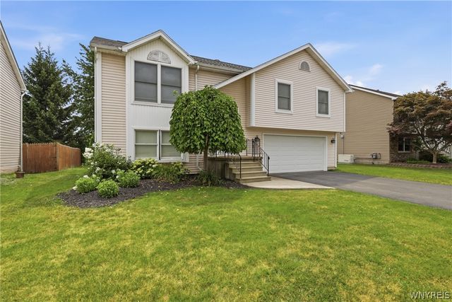 76 Doehaven Circle, Lancaster, NY 14043