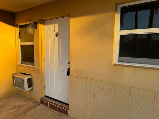 111 N L Street 5, Lake Worth Beach, FL 33460