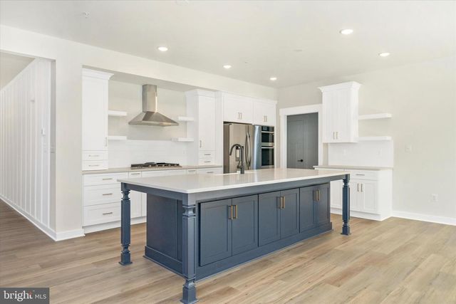 8308 PATIENCE LN, Millersville, MD 21108