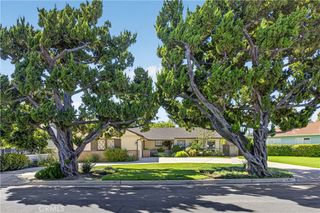 5961 Hillview Park, Valley Glen, CA 91401