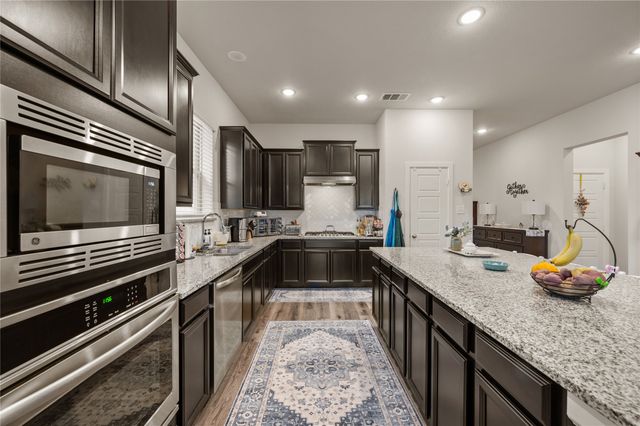 1921 Highlander Court, Fort Worth, TX 76120