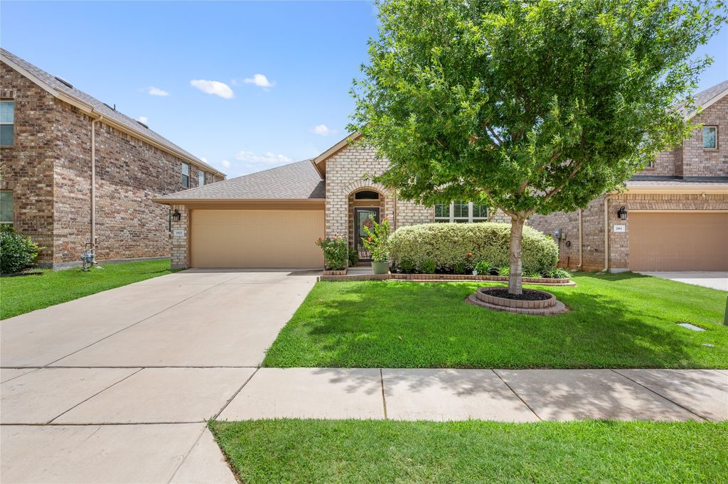 1921 Highlander Court, Fort Worth, TX 76120