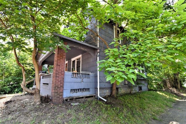 30 W Dalton Street, Akron, OH 44310