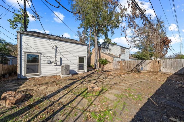 5711 Lorinowoods Drive, Houston, TX 77066