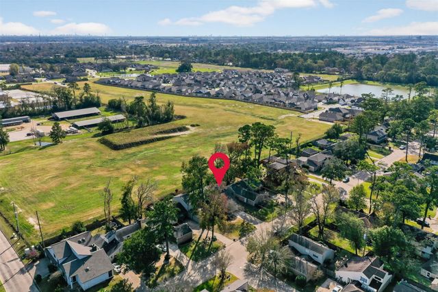 5711 Lorinowoods Drive, Houston, TX 77066