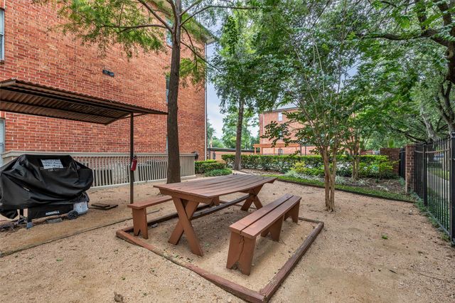 4041 Drake Street 212, Houston, TX 77005