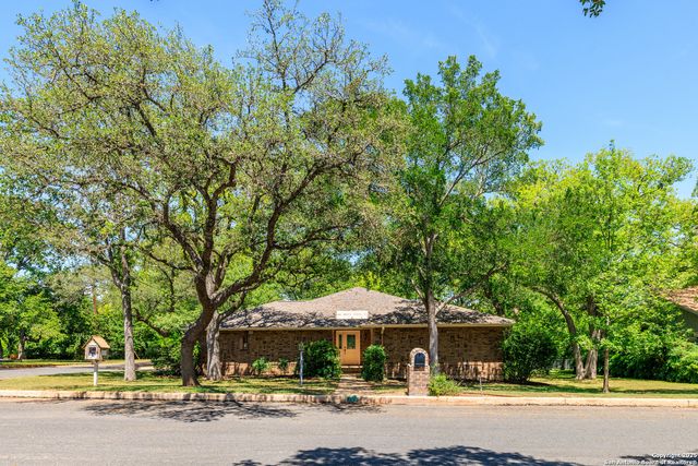 126 tanglewood, Fredericksburg, TX 78624