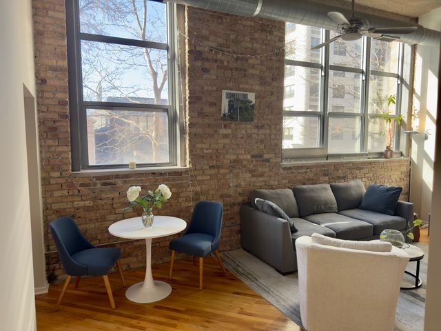 1735 N Paulina Street 212, Chicago, IL 60622