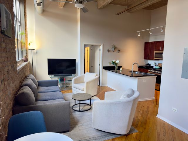 1735 N Paulina Street 212, Chicago, IL 60622