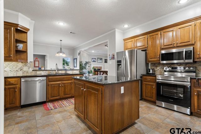 1707 Picadilly Pl, Tyler, TX 75703