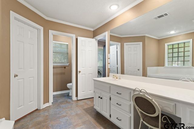 1707 Picadilly Pl, Tyler, TX 75703