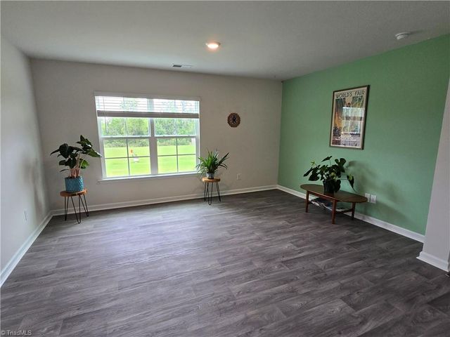 202 Alamos Avenue, Lexington, NC 27295
