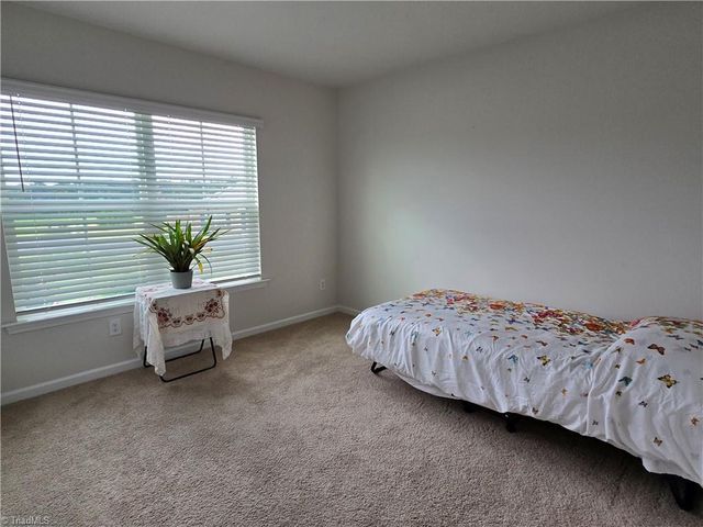 202 Alamos Avenue, Lexington, NC 27295