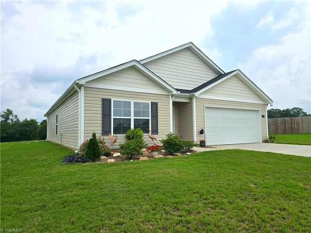 202 Alamos Avenue, Lexington, NC 27295