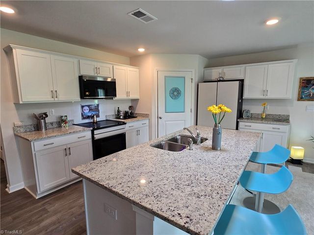 202 Alamos Avenue, Lexington, NC 27295