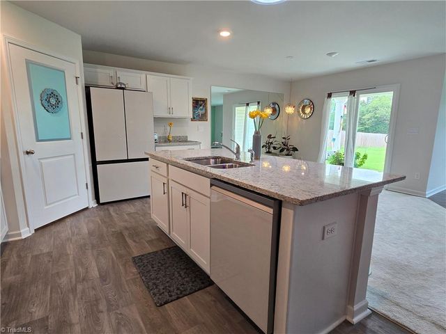 202 Alamos Avenue, Lexington, NC 27295
