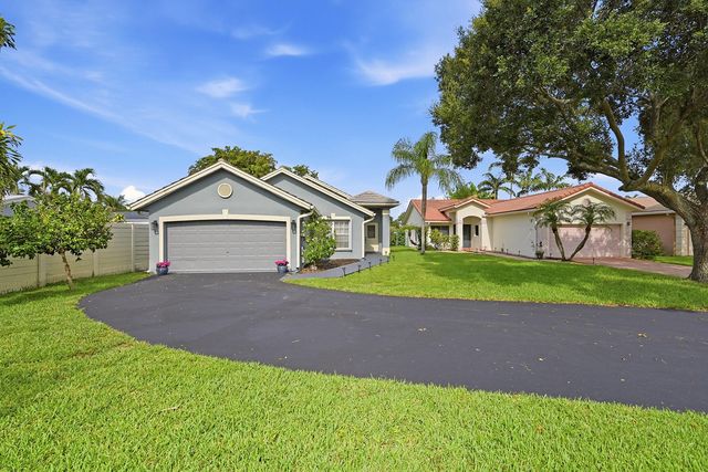 12445 SW 7th Place, Davie, FL 33325