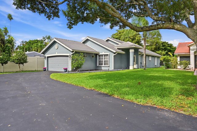 12445 SW 7th Place, Davie, FL 33325