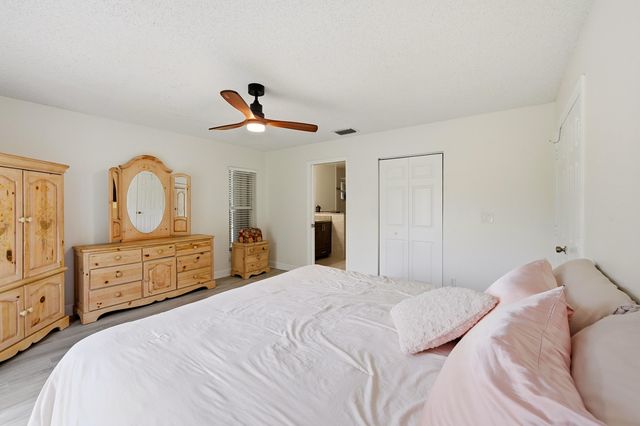 12445 SW 7th Place, Davie, FL 33325