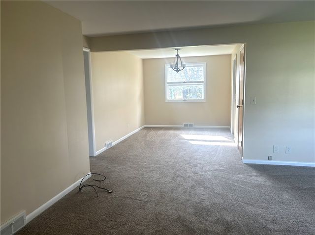 99 Howedale Drive, Greece, NY 14616