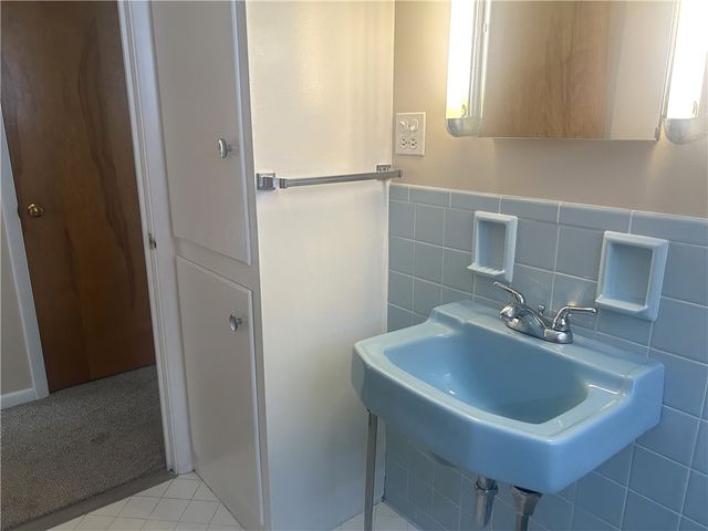 99 Howedale Drive, Greece, NY 14616