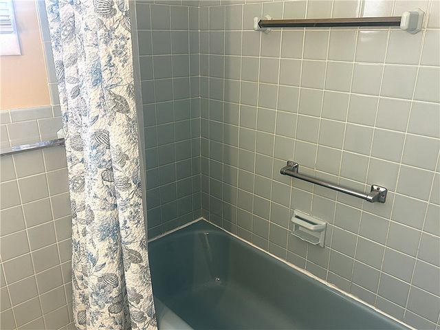 99 Howedale Drive, Greece, NY 14616