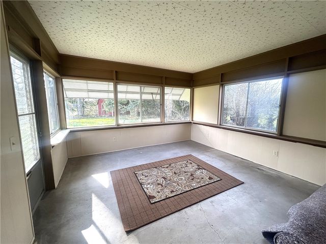 99 Howedale Drive, Greece, NY 14616