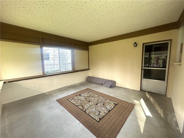 99 Howedale Drive, Greece, NY 14616