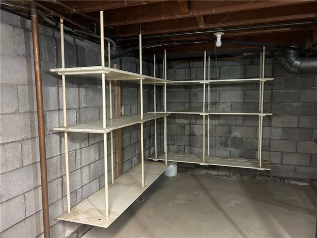 99 Howedale Drive, Greece, NY 14616