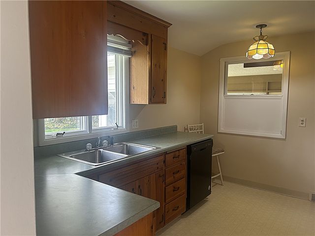 99 Howedale Drive, Greece, NY 14616