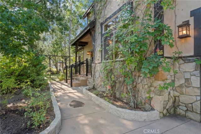 1034 Teakwood Drive, Lake Arrowhead, CA 92352