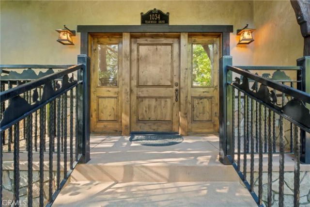 1034 Teakwood Drive, Lake Arrowhead, CA 92352