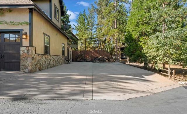 1034 Teakwood Drive, Lake Arrowhead, CA 92352