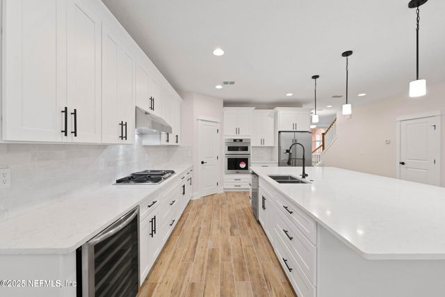 8861 AMALFI Court, Jacksonville, FL 32217